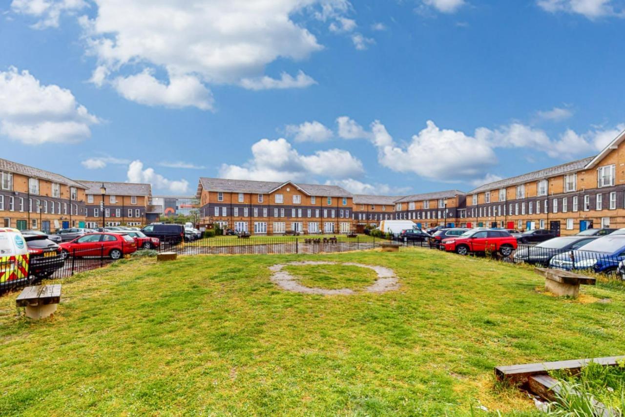 Appartement Elegant 1Bed Flat With Parking 5 Min To Hackney Wick à Londres Extérieur photo